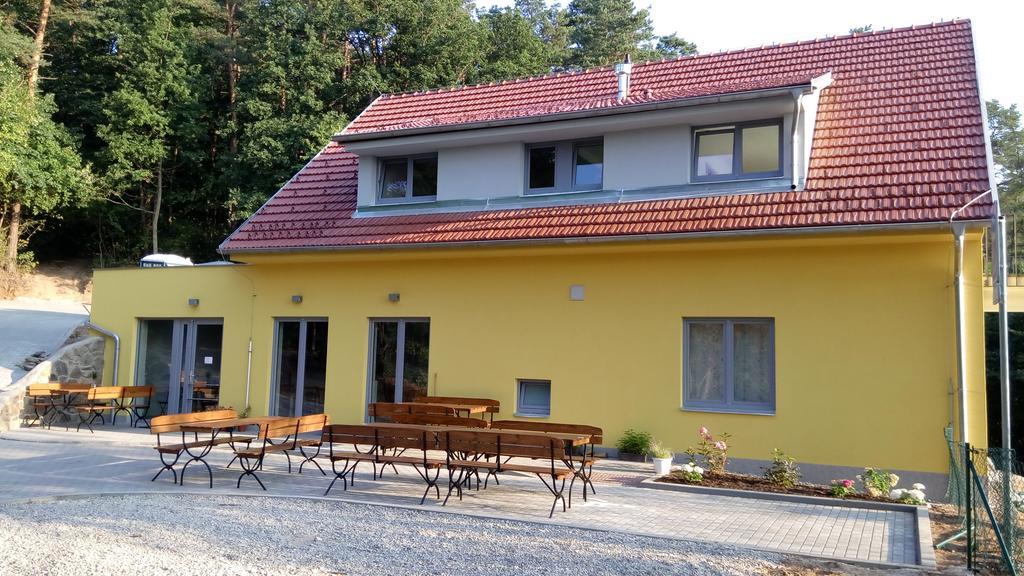Mezi Stromy Hotel Horakov Exterior foto